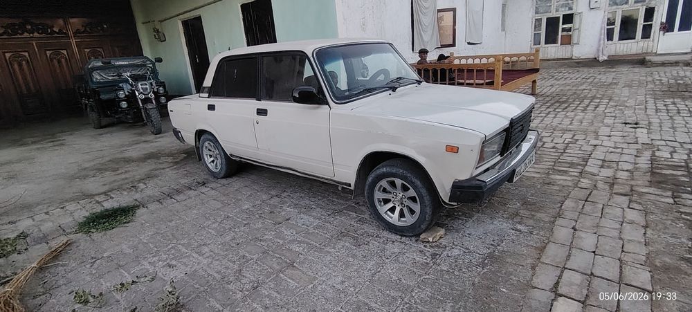 Vaz 2107 sotiladi
