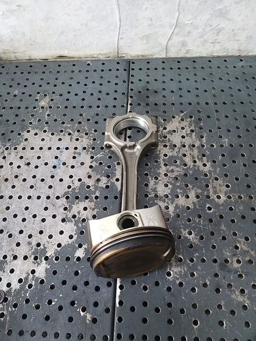 Piston cu biela 1.8 b hybrid toyota prius