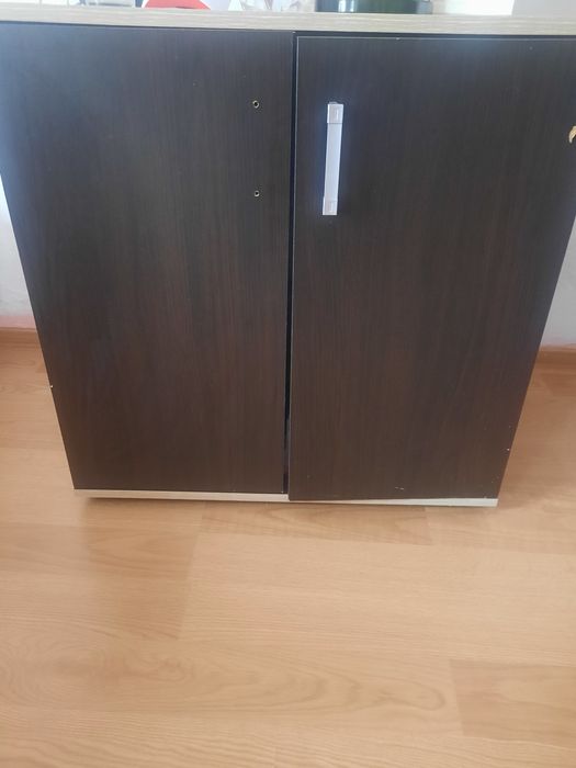 Vând mobila și comoda