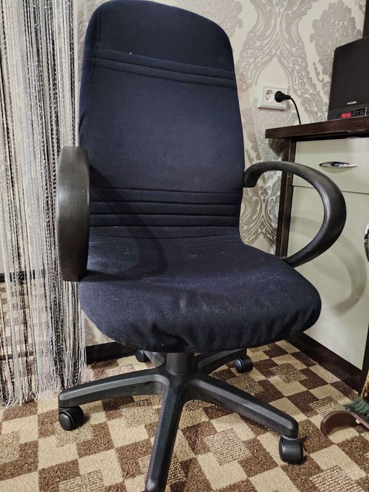 Компьютер общий комплект сотилади.