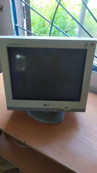 Монитор LG.      .