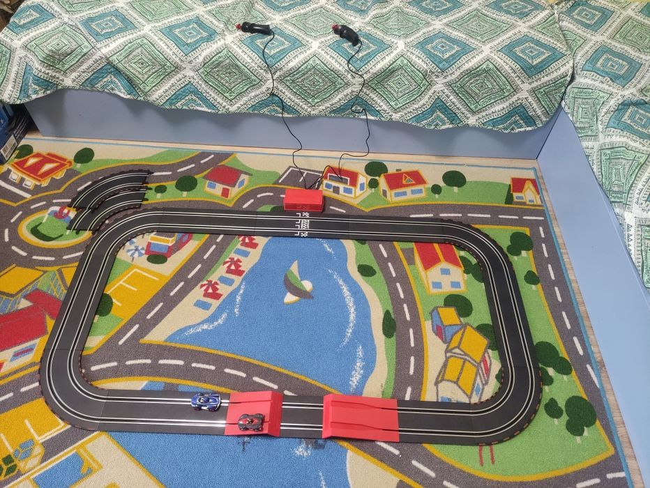 Писта Carrera Sonic 4.3 метра с две колички 4.3 метра