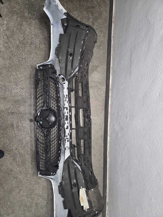 Продавам предна броня за мерцедес glc /w253