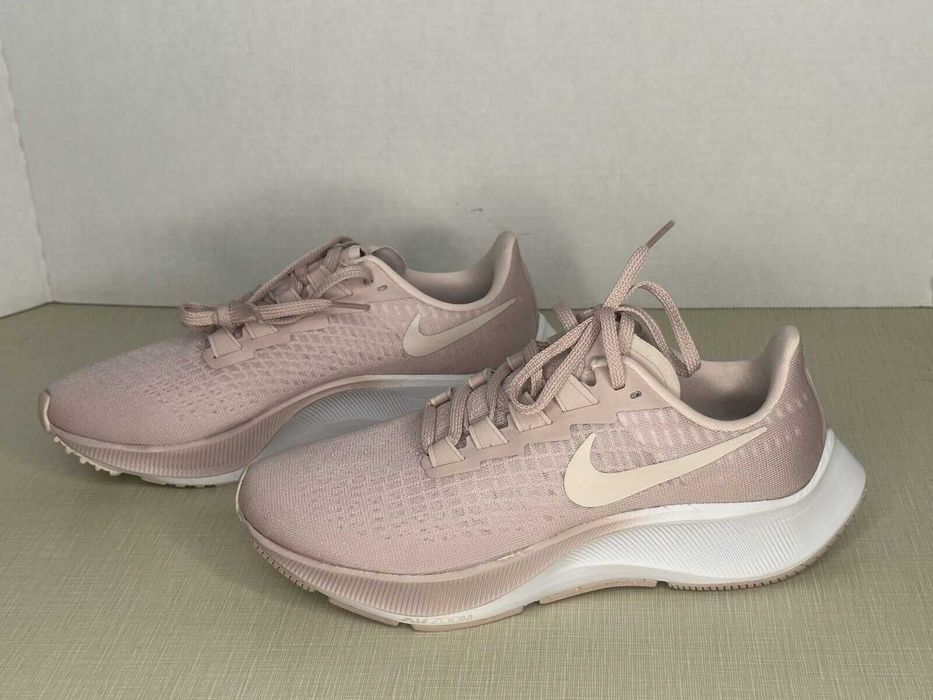 Дамски маратонки Nike Air Zoom Pegasus, нови, 38 1/2 номер