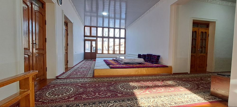 ХОВЛИ уй-жой сотилади!!!