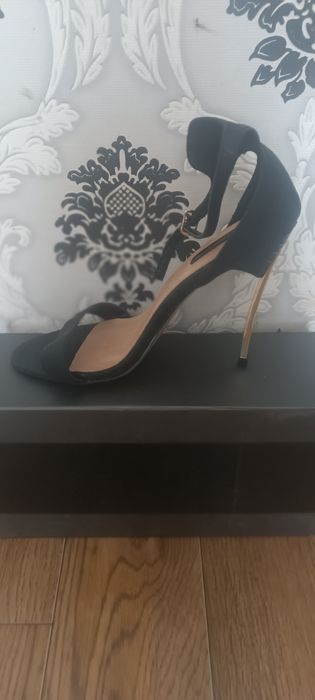 Чёрные Шпильки р38