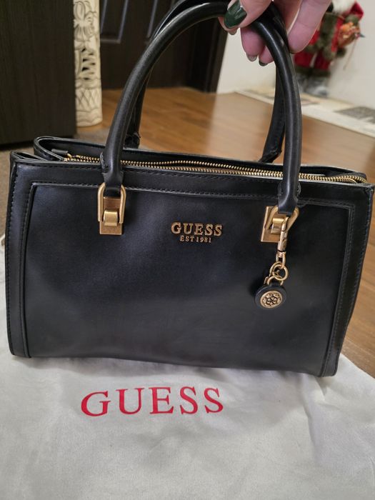 Дамска  чанта Guess