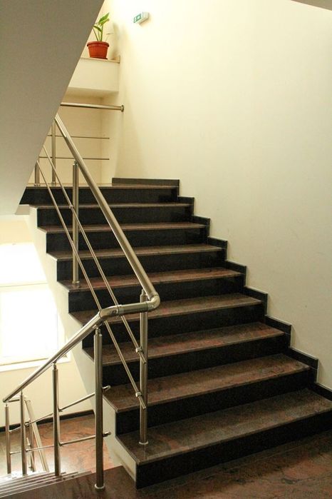 Цял офис етаж в Гара Искър – светъл, гъвкаво разпределение, близо до