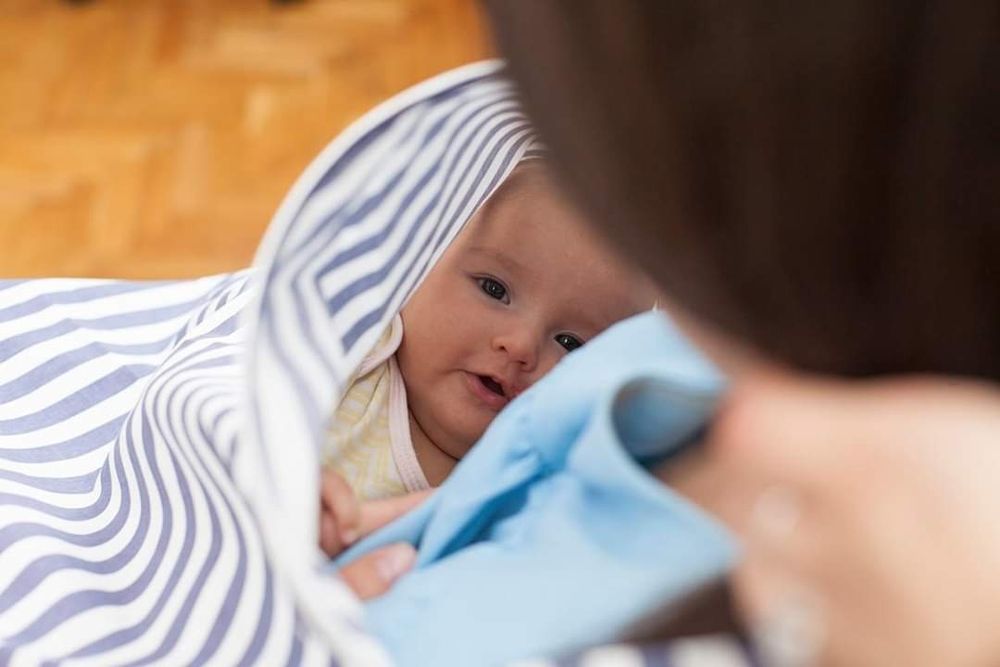 Pelerina pentru alaptare discreta