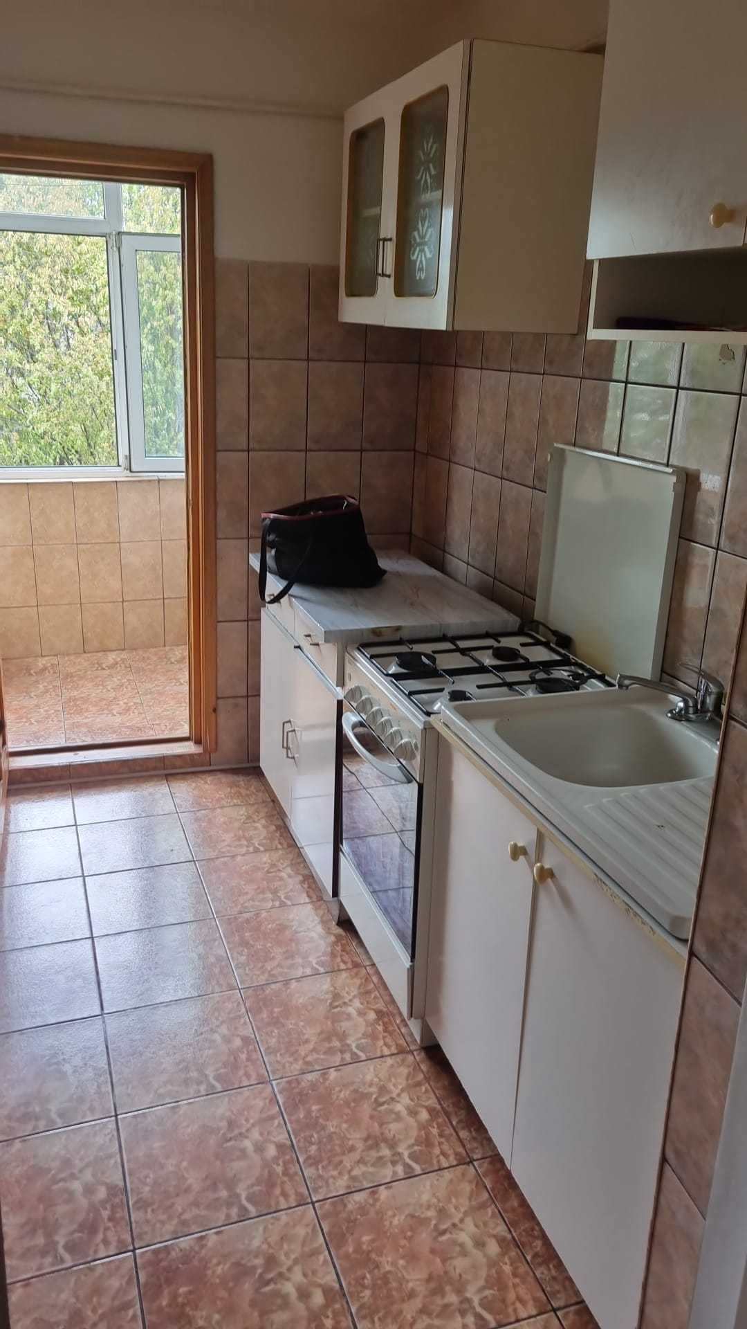 apartament 4 camere crangasi în spate la lidl