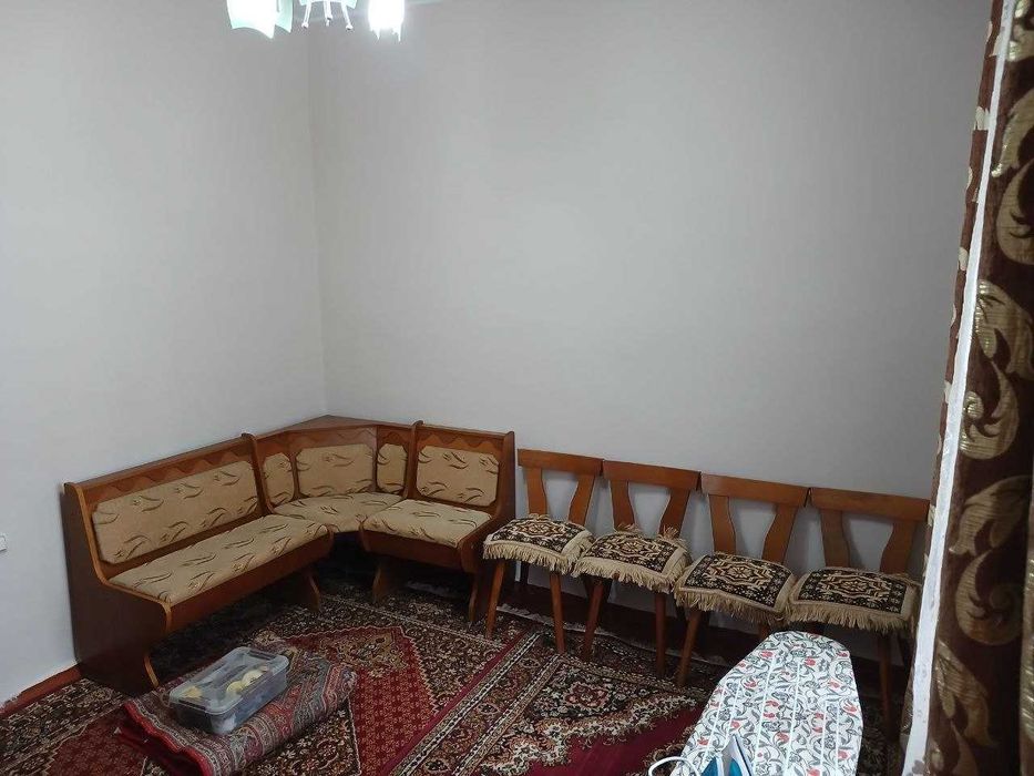 Сдаётся в аренду 3-х комнатная квартира, 2-й этаж, в центре, ул Навоий