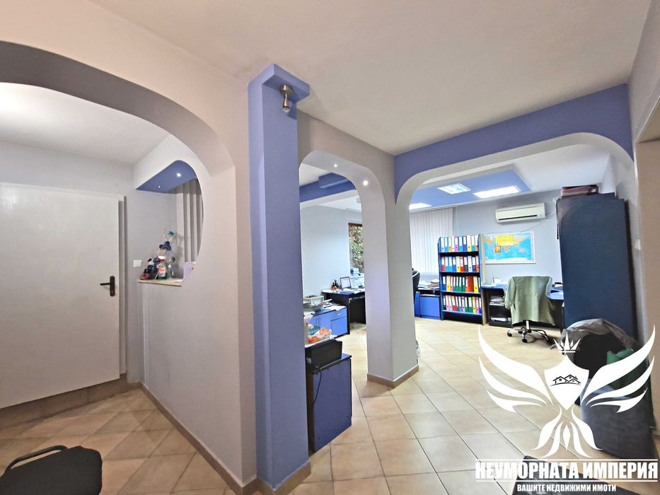 Продава се Тристаен апартамент в Асеновград - 128 кв.м за 852 €/кв.м - Снимка #2