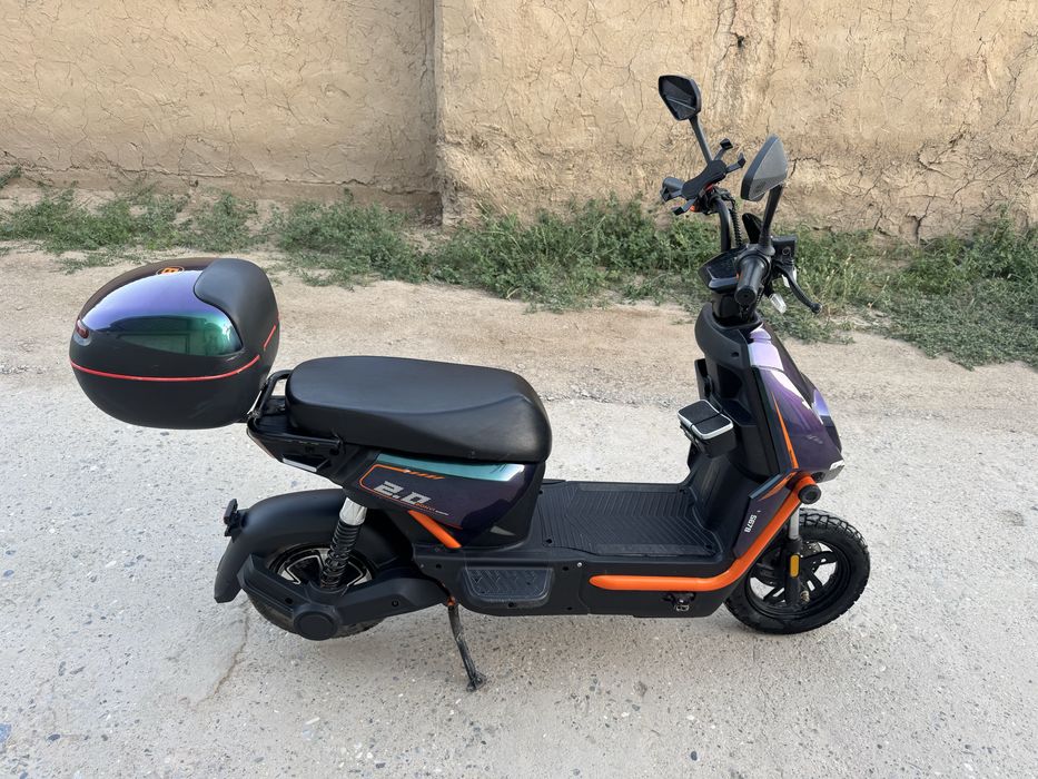 Elektro skutr sotiladi