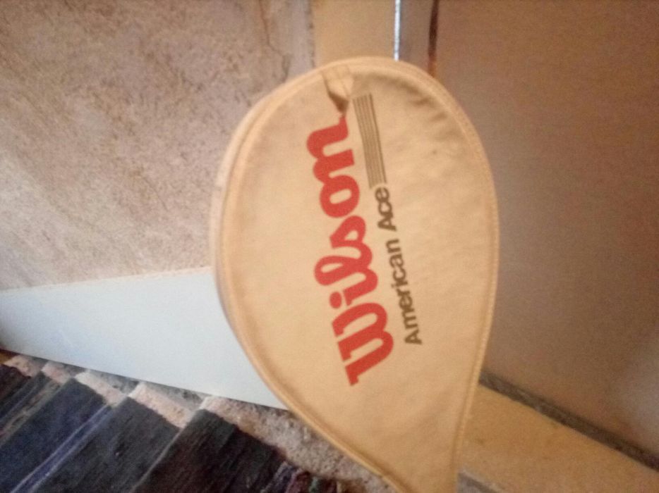 Хилка за тенис на корт