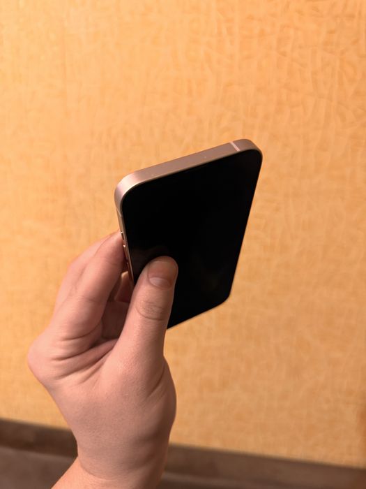 iPhone 13 128GB. 100% . В отличном состоянии !