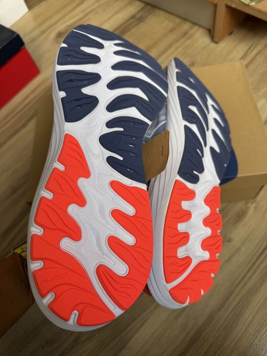 Оригинални нови Мъжки маратонки ASICS GEL-CUMULUS 23! 50,5 н