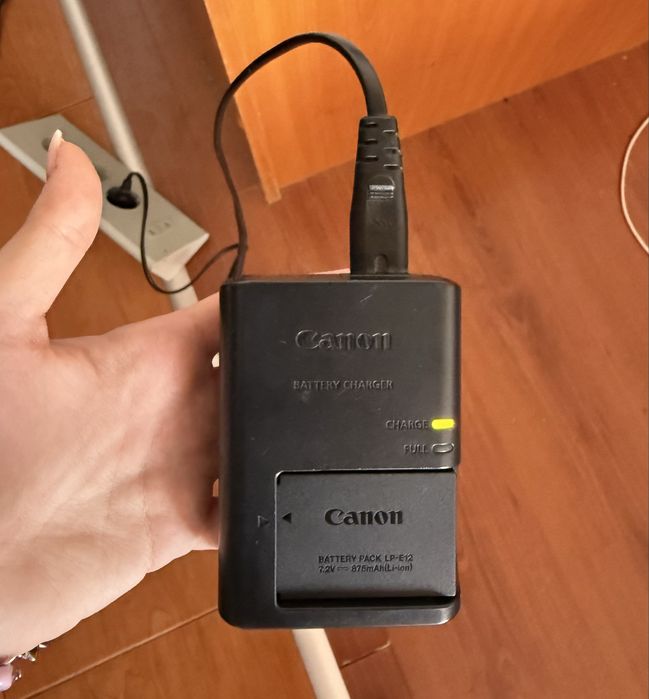 Canon EOS M50 Mark II aparat foto cu obiectiv si incarcator