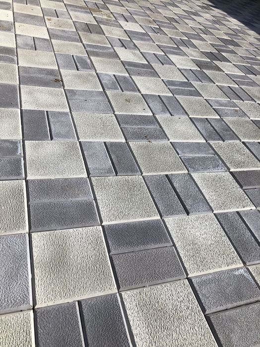 Pavaj pavele borduri pentru Gradina. Montaj pavaj