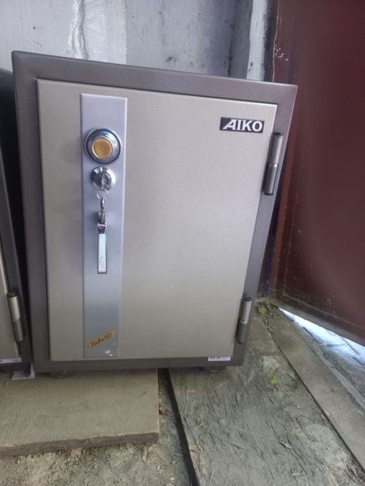 Продам сейф AIKO б/у