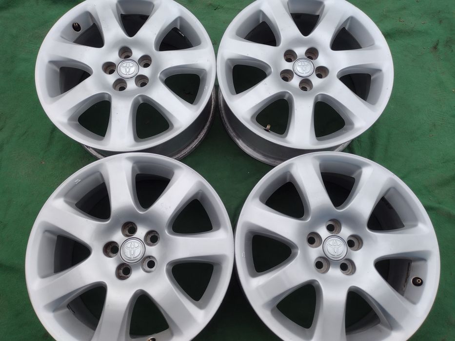 Оригинални 17-5х100 ЕТ45 7j Toyota Avensis