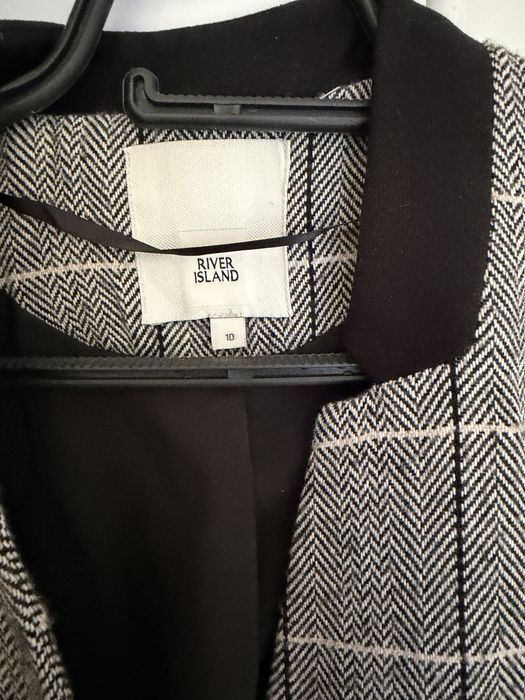 Свободен и леко втален модел сако River Island