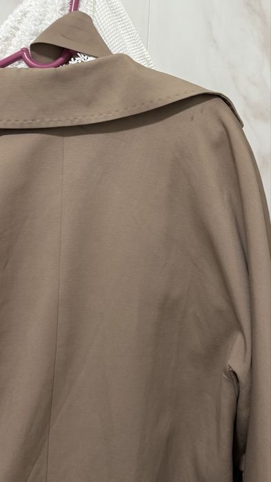 Продаю тренч за 12000