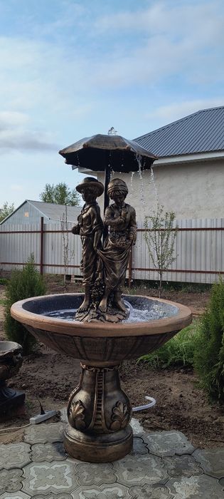 Фонтан "Мальчик и Девочка"