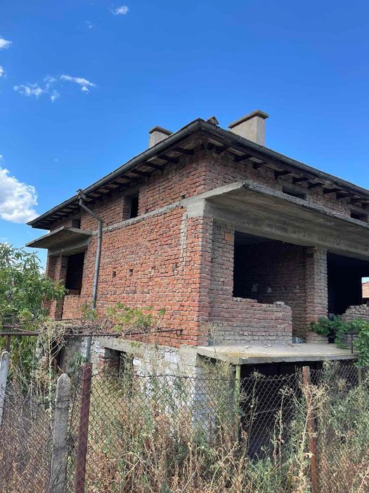 Къща 100кв.м. застроена площ с 500кв.м. двор