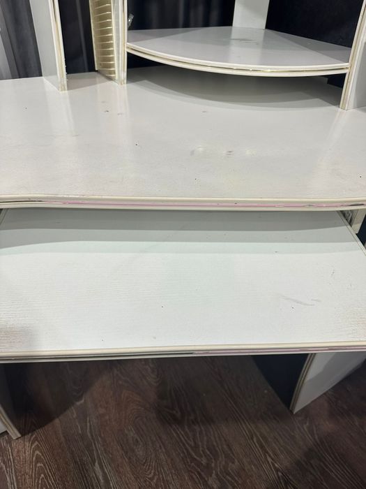 Продам компьютерный стол б/у