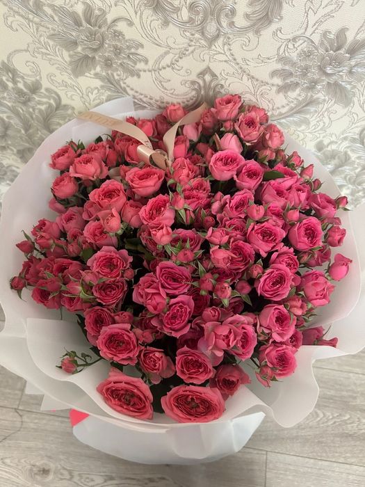 Продается Цветы свежие кустовые розы