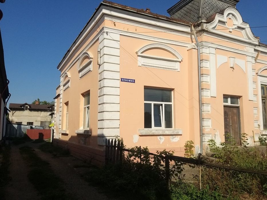 Casa de vanzare in orasul Roman,.JUDETUL Neamt.