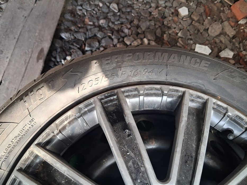 Продам шины почти новые