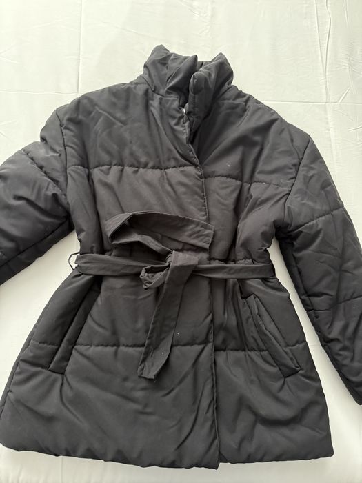 Куртка , кроссовки