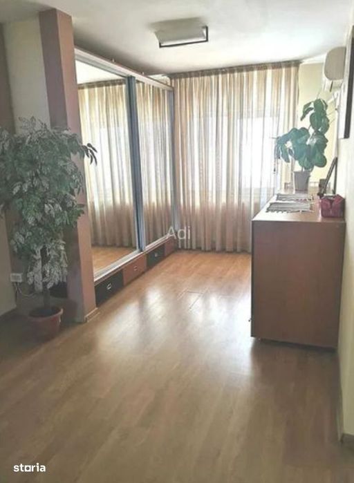 Vând schimb sau închiriez apartament 4 camere în Onești — fotografia 3