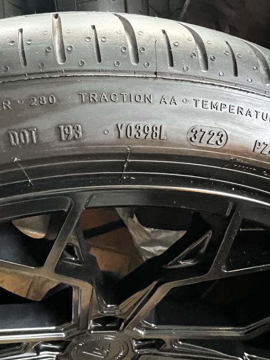 Jante Vennom cu anvelope pe