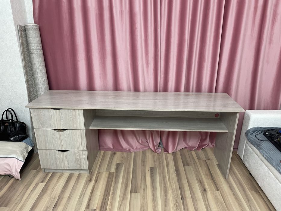 Письменный/компьютерный стол