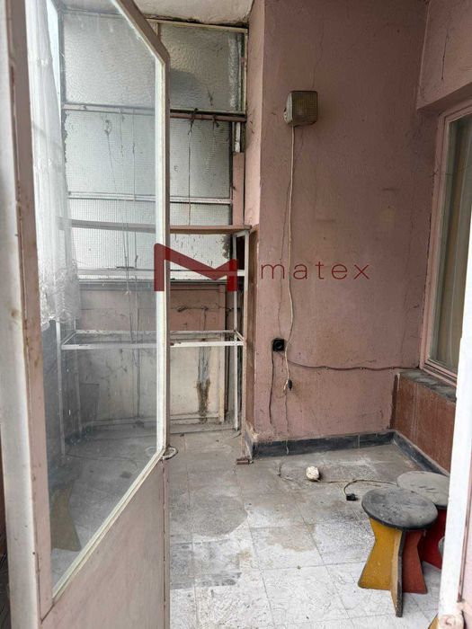 Тристаен зад ВИНС ТОП ЛОКАЦИЯ - Траян Кателиев