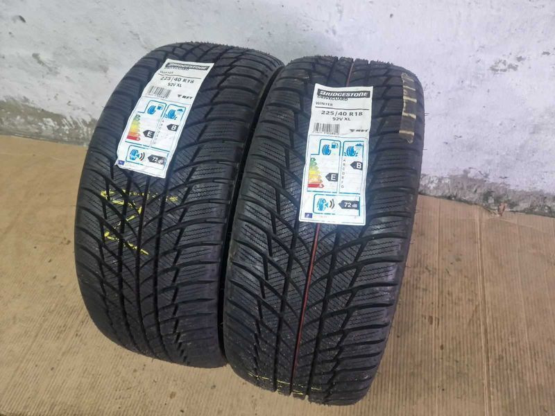 2 Bridgestone R18 225/40/ 
нови зимни гуми 
DOT3518