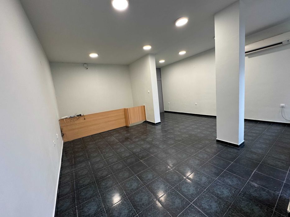 Дава се под наем Магазин в Пловдив, Централна гара - 83 кв.м за 561 € - Снимка #4