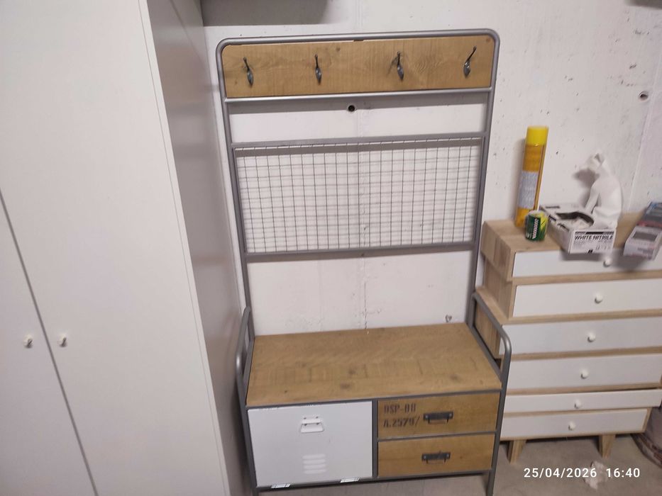 Mobilier de vânzare – dulapuri, birou, comode, scaun