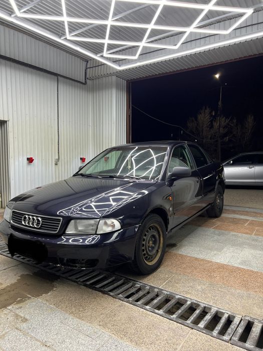 Продаю автомобиль AUDI A4