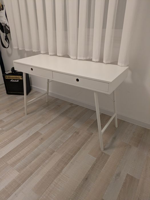 Vând Birou Alb MDF