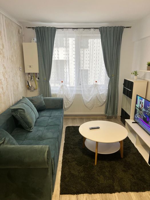 Ofer spre închiriere garsoniera