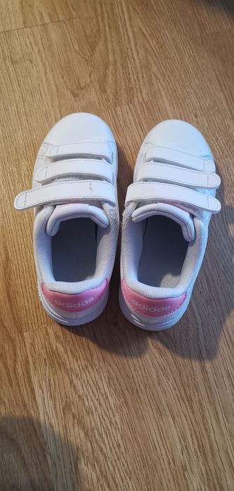 Adidasi adidas  pentru fete