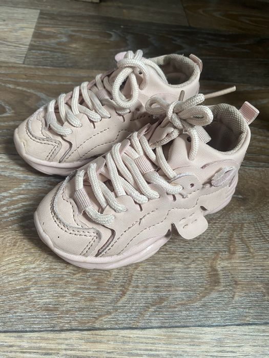 Продам,  кроссовки, сандали   для мальчика и девочки