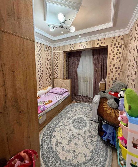 Tinchlik metrosi yonida 2 xonali 1 etajda joylashgan kvartira sotiladi