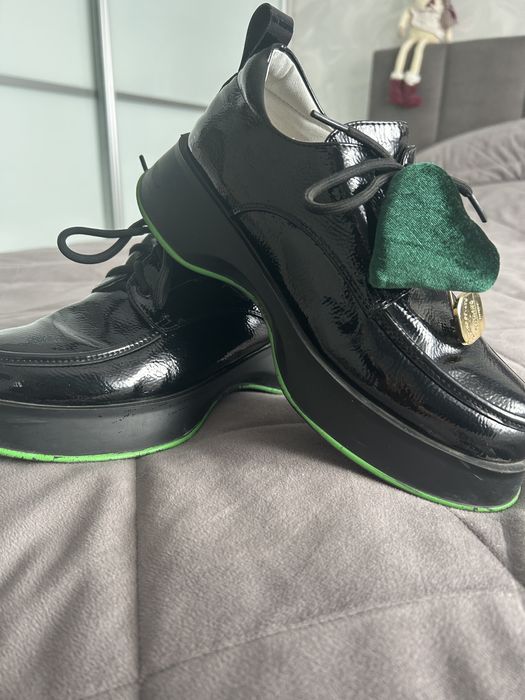 Продам туфли для девочки