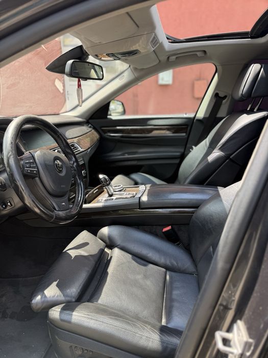 BMW 7 Series 2011 — imagine 5