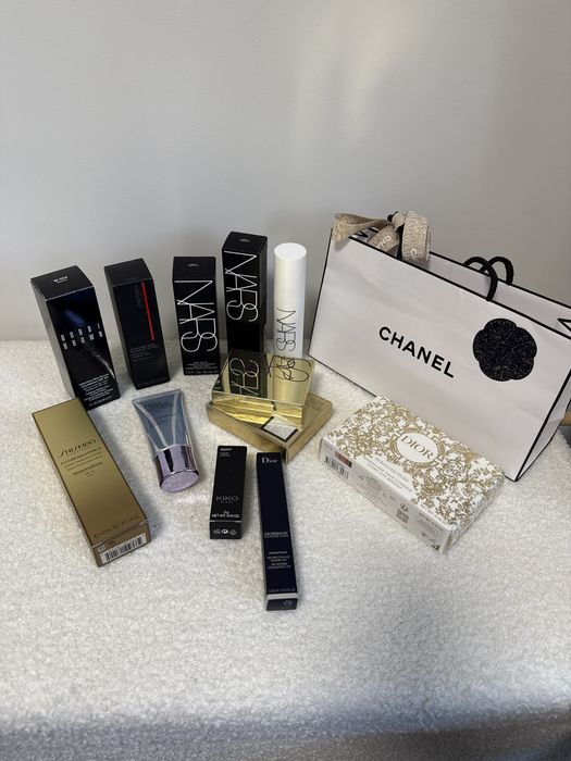 dior , Nars , gucci , dolce gabanna  , Shiseido , Estee Lauder ръж