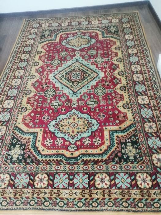 Продам два ковра и палас